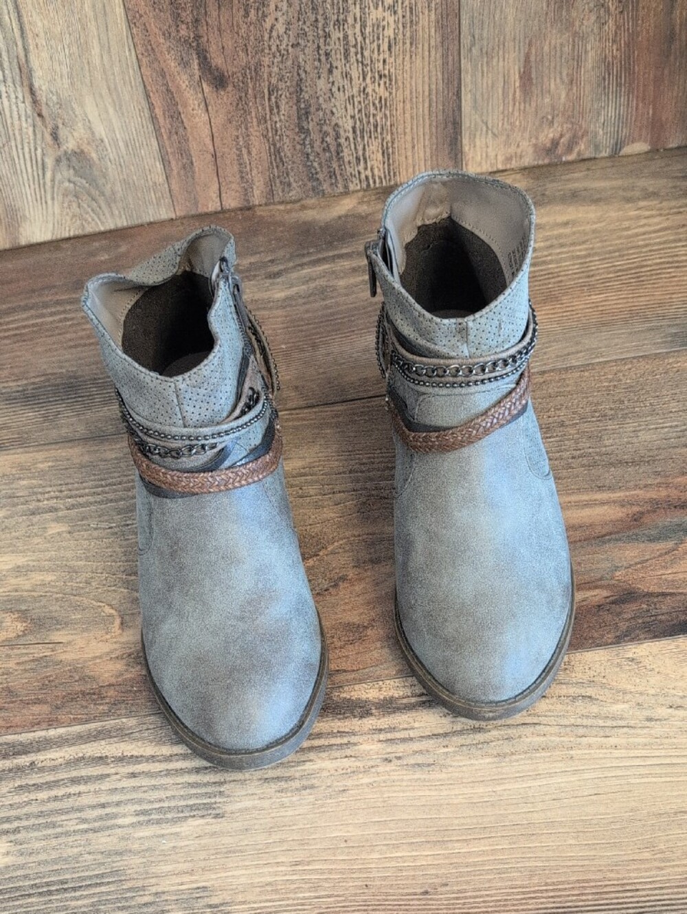 Kohl's Gray Celery Braided Ankle Booties Ankle Boots 7             574A